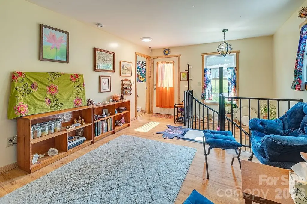 153 Vinewood Circle Asheville NC 28806
