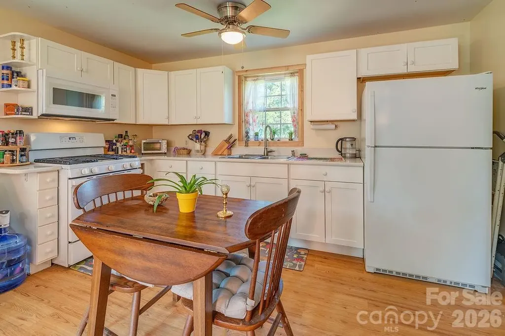 153 Vinewood Circle Asheville NC 28806