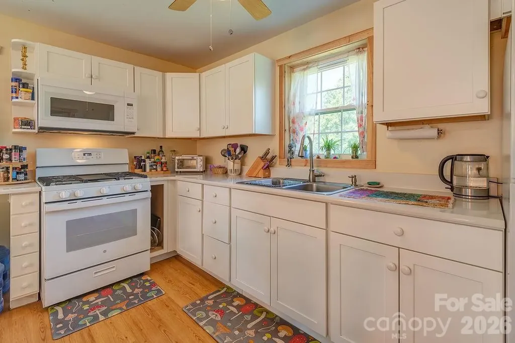 153 Vinewood Circle Asheville NC 28806