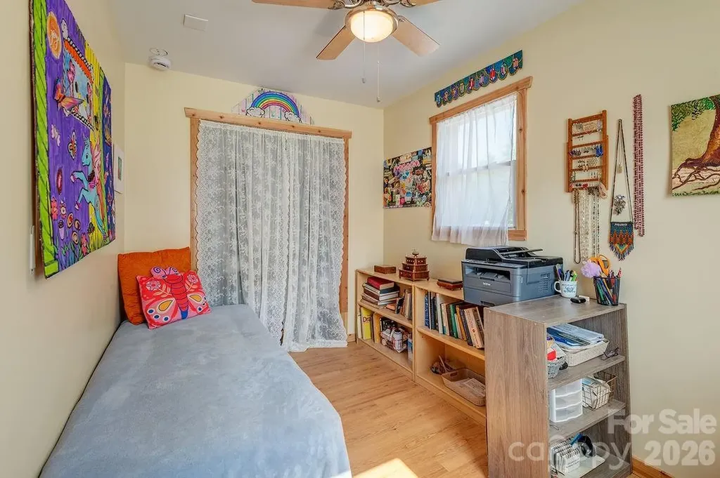 153 Vinewood Circle Asheville NC 28806
