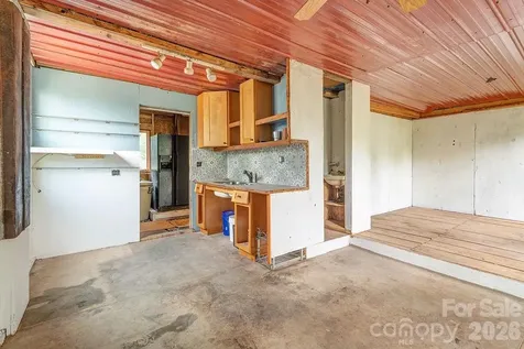 153 Vinewood Circle Asheville NC 28806