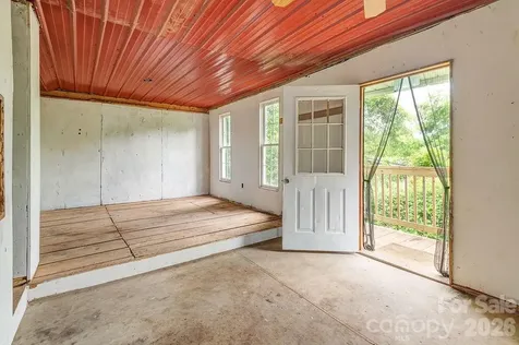 153 Vinewood Circle Asheville NC 28806