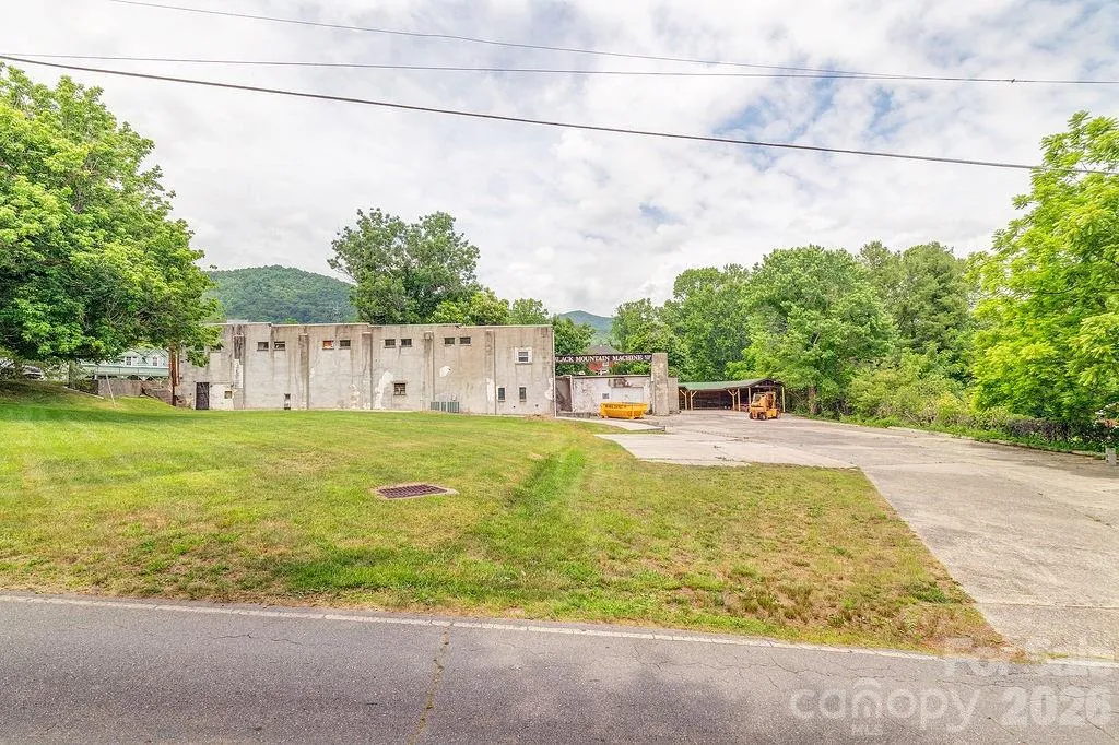 1100-1104 Montreat Road Black Mountain NC 28711