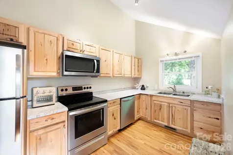 110 Le An Hurst Road Asheville NC 28803