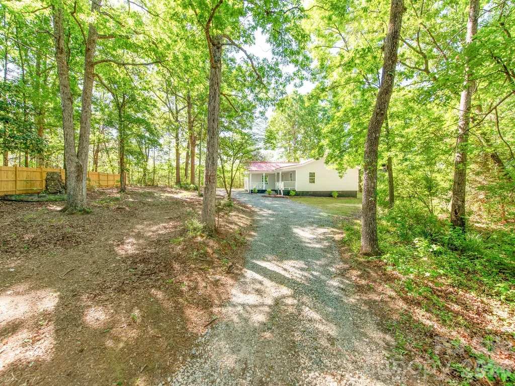 2124 Shoal Road Lincolnton NC 28092
