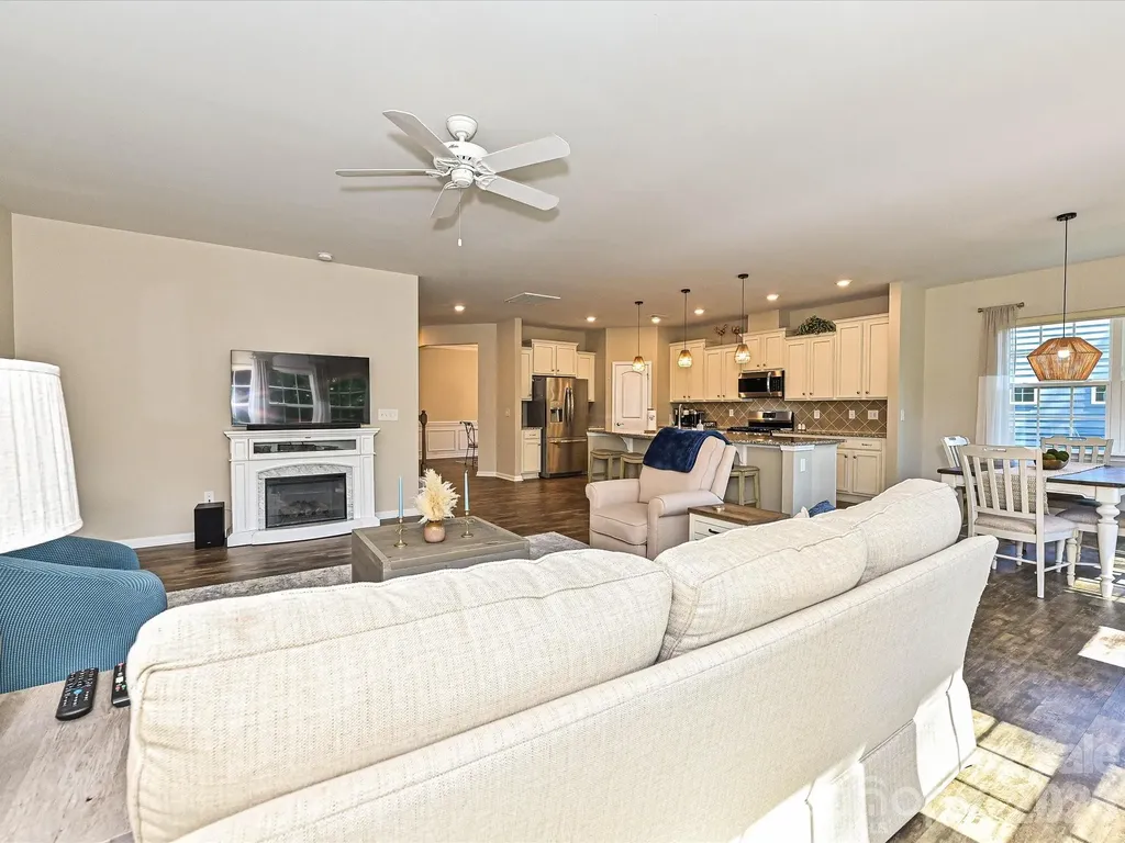 304 Picasso Trail Mount Holly NC 28120