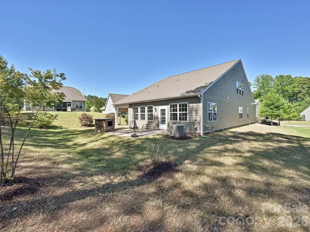 304 Picasso Trail Mount Holly NC 28120