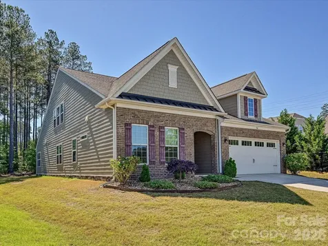 304 Picasso Trail Mount Holly NC 28120