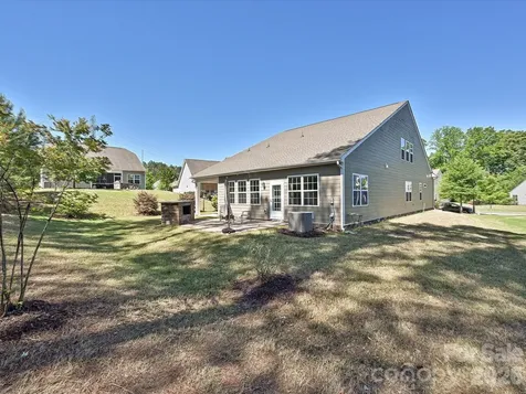 304 Picasso Trail Mount Holly NC 28120