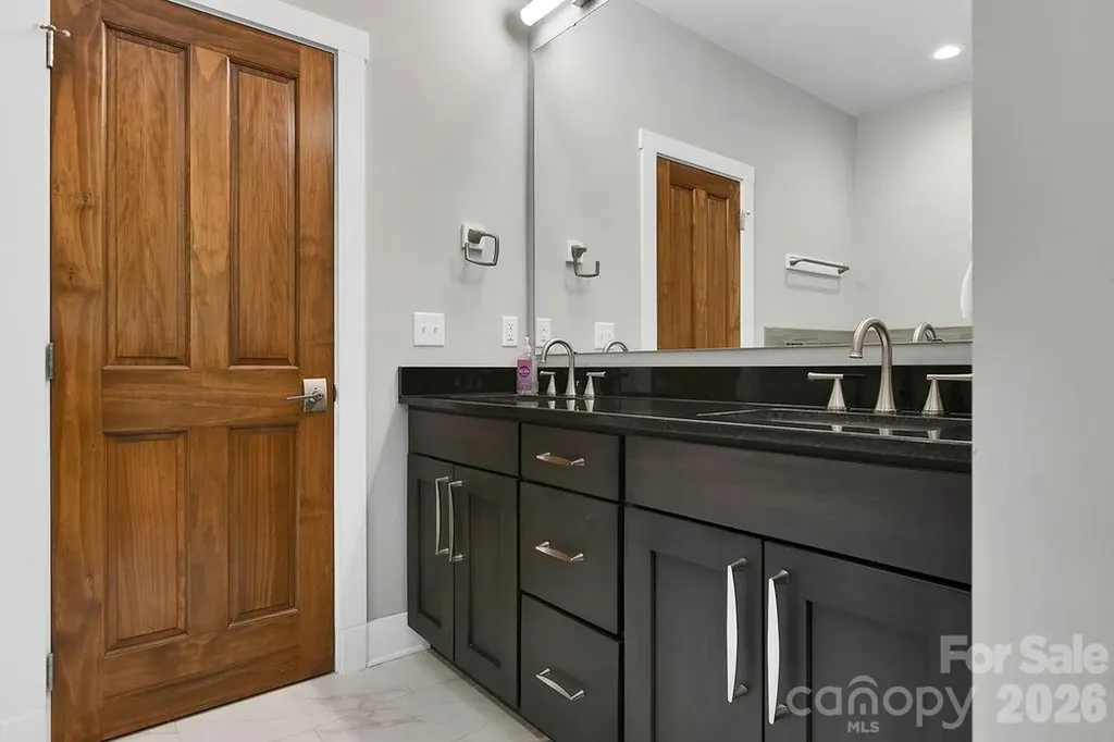 131 Bear Trace Road Brevard NC 28712