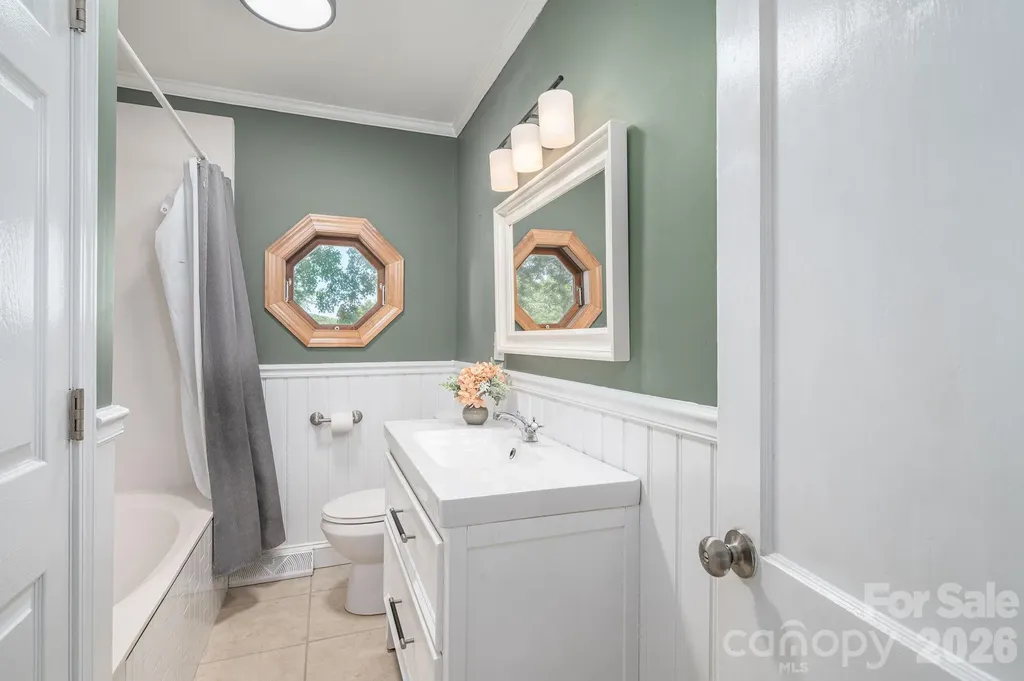 704 Dogwood Avenue Lincolnton NC 28092