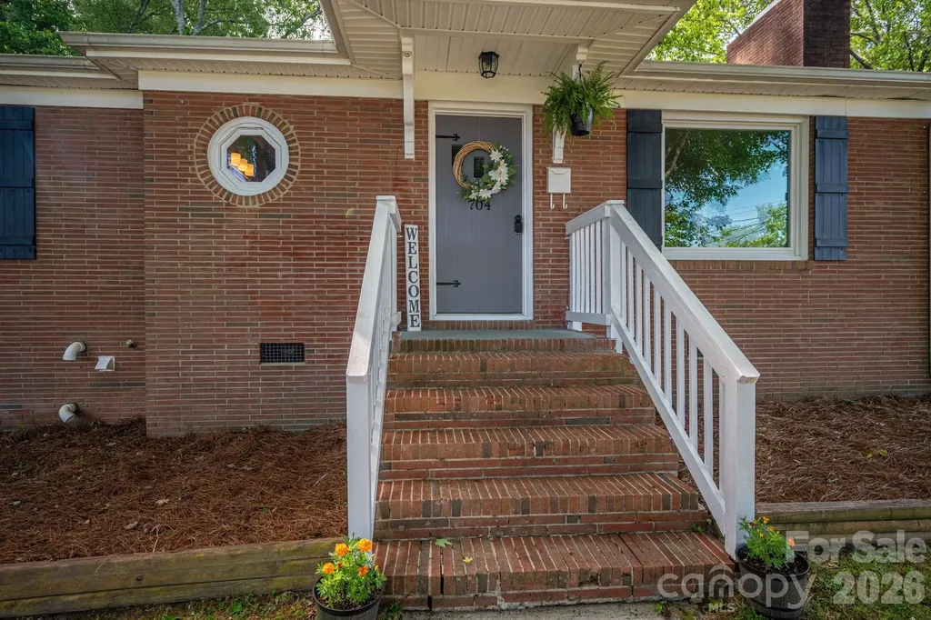 704 Dogwood Avenue Lincolnton NC 28092