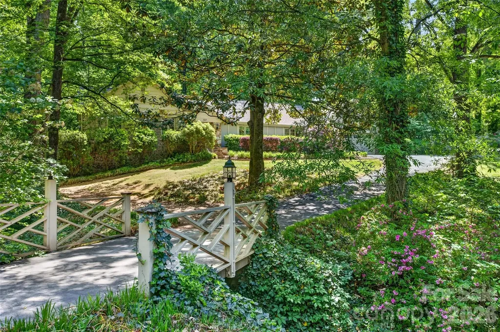 537 Saint Cloud Drive Statesville NC 28625