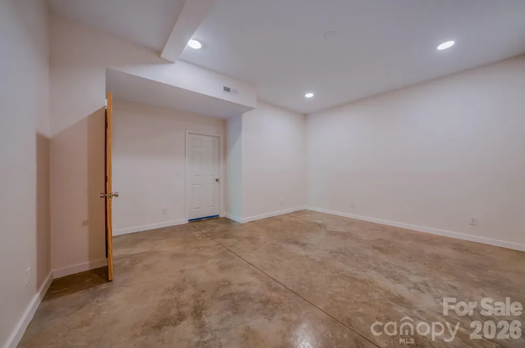 87 Deaver Street Asheville NC 28806