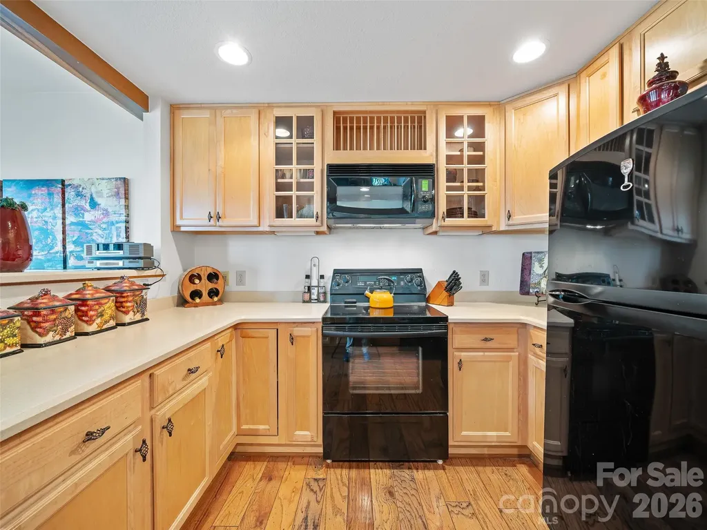 81 Creekside Way Burnsville NC 28714
