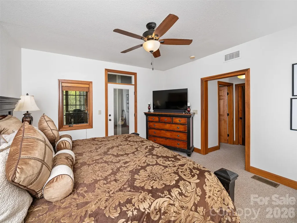 81 Creekside Way Burnsville NC 28714