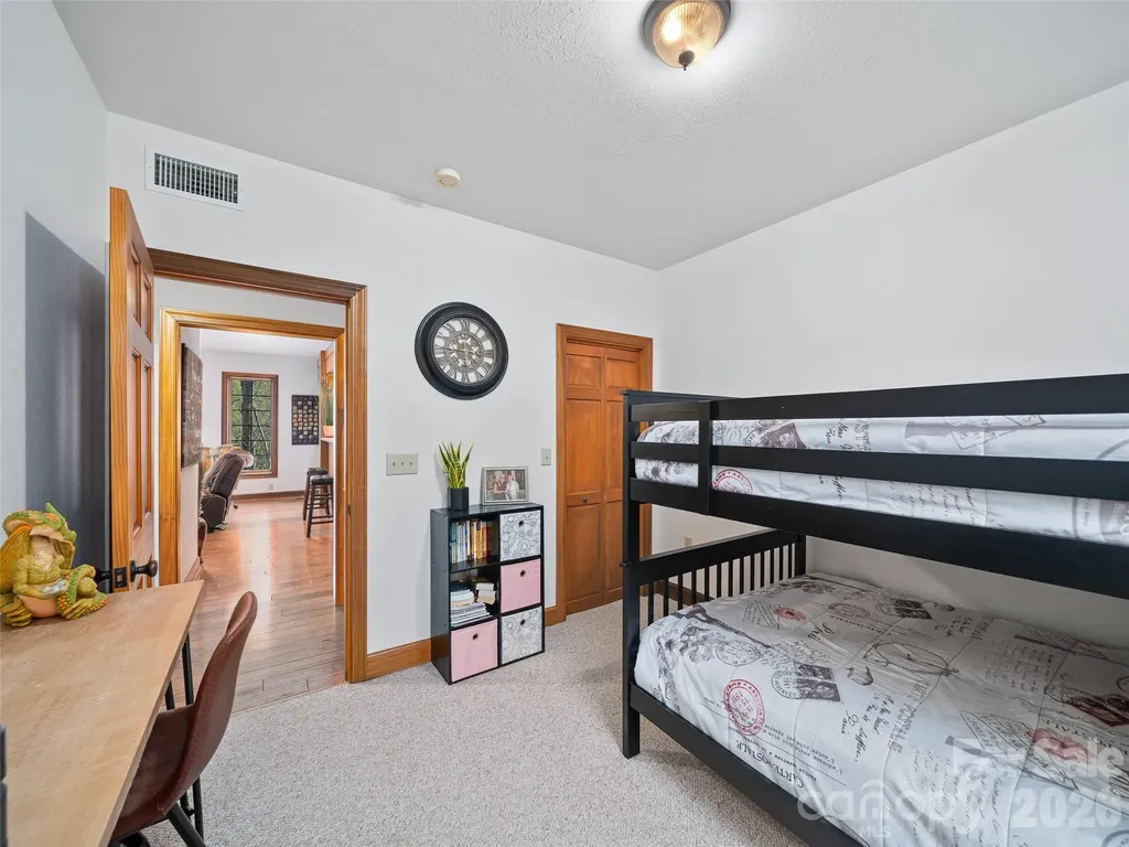 81 Creekside Way Burnsville NC 28714