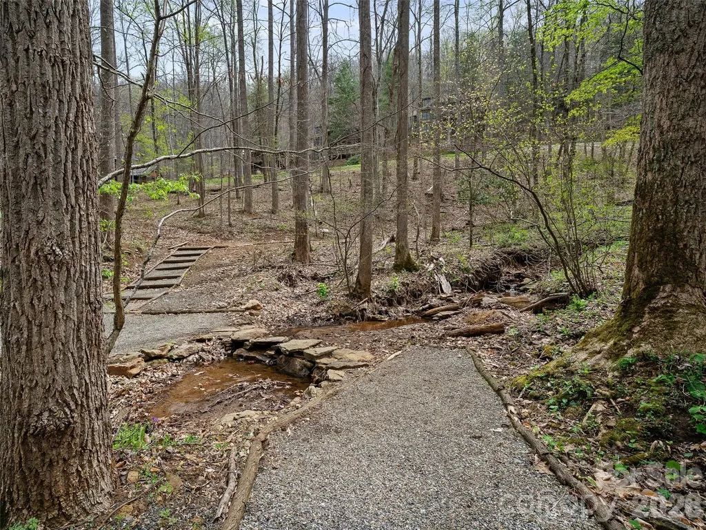 81 Creekside Way Burnsville NC 28714