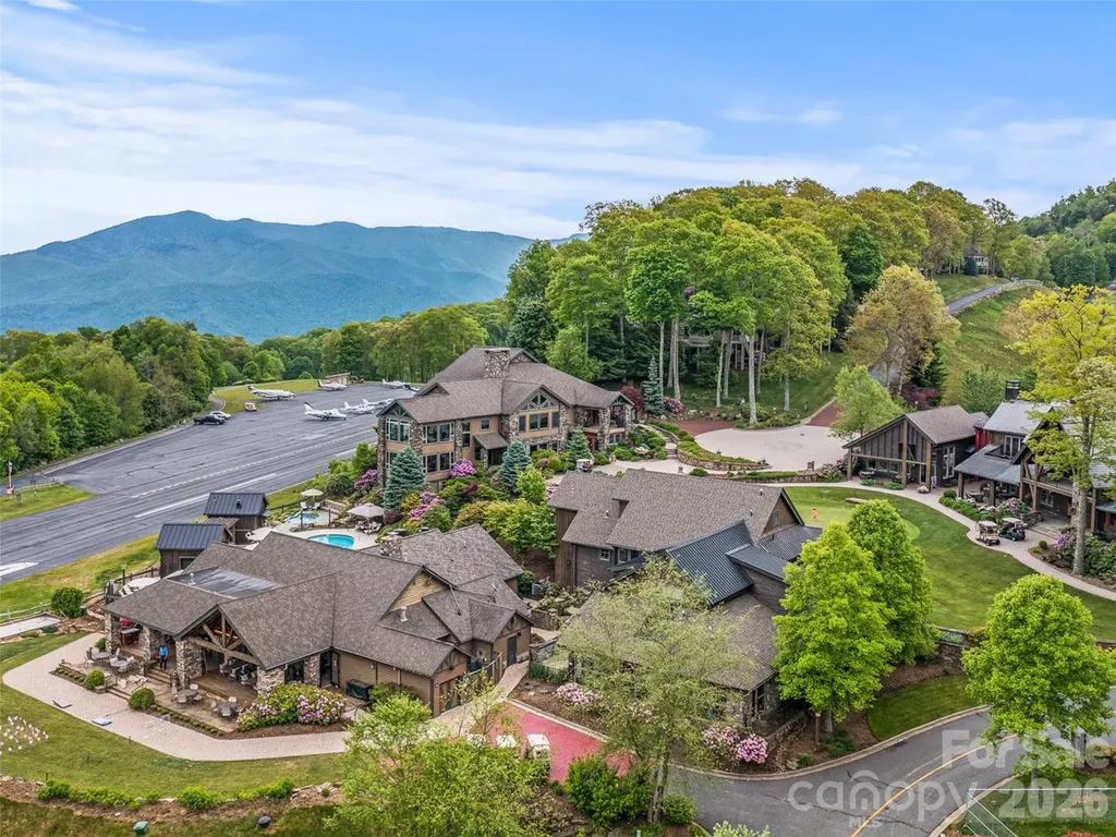 81 Creekside Way Burnsville NC 28714