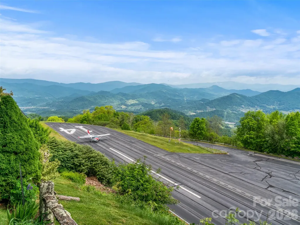 81 Creekside Way Burnsville NC 28714