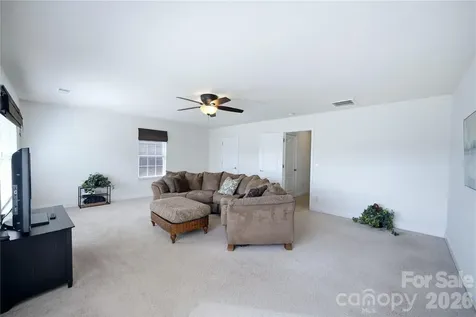 2429 Glyncastle Way Gastonia NC 28056