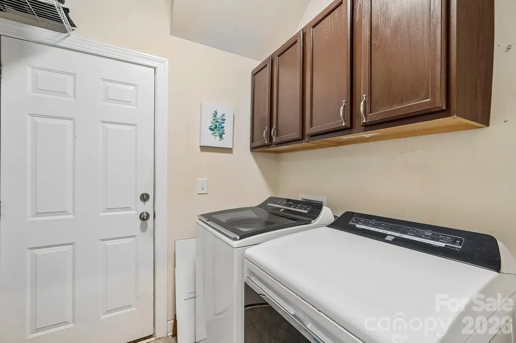 2006 Topaz Plaza Davidson NC 28036