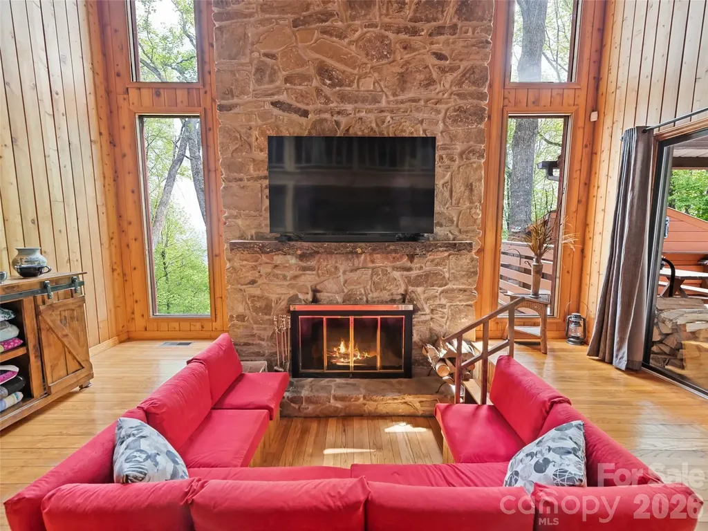 2863 Heath Peak Road Waynesville NC 28785