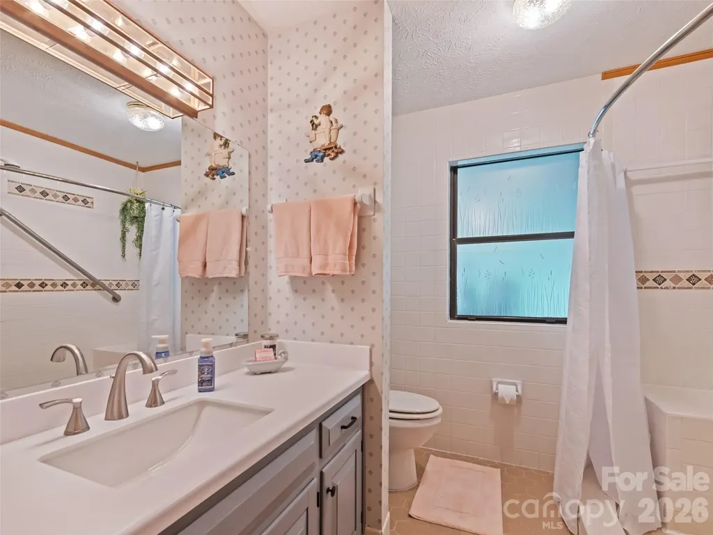 2863 Heath Peak Road Waynesville NC 28785