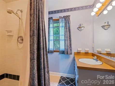 2863 Heath Peak Road Waynesville NC 28785