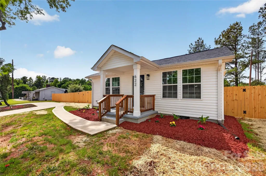 622 W Catawba Avenue Mount Holly NC 28120