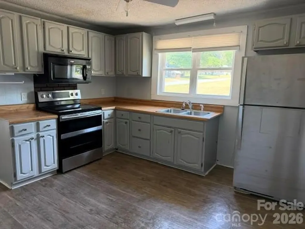 909 Cub Street Kannapolis NC 28081