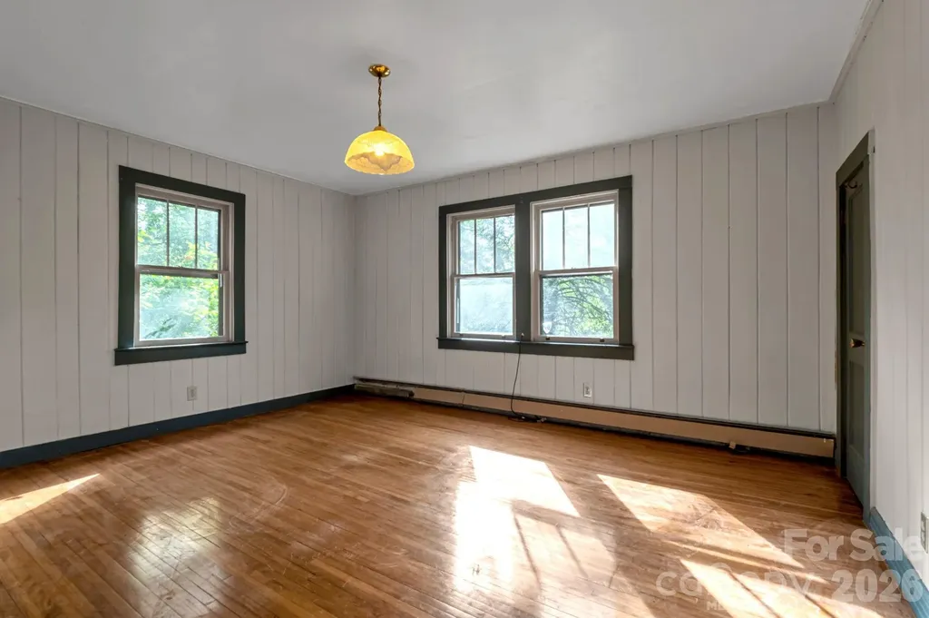 257 Pine Street Black Mountain NC 28711