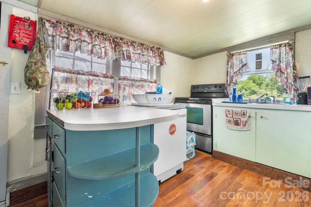 3706 2nd Avenue NW Hickory NC 28601