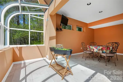 71 Elseetos Drive Brevard NC 28712