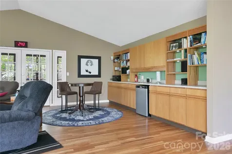 71 Elseetos Drive Brevard NC 28712