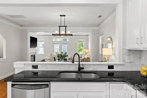 540 Dubois Court Charlotte NC 28208