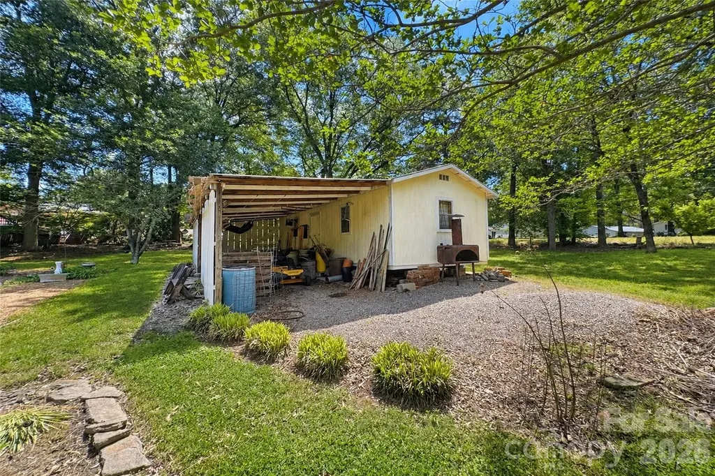 270 Lewis Ferry Road Statesville NC 28677