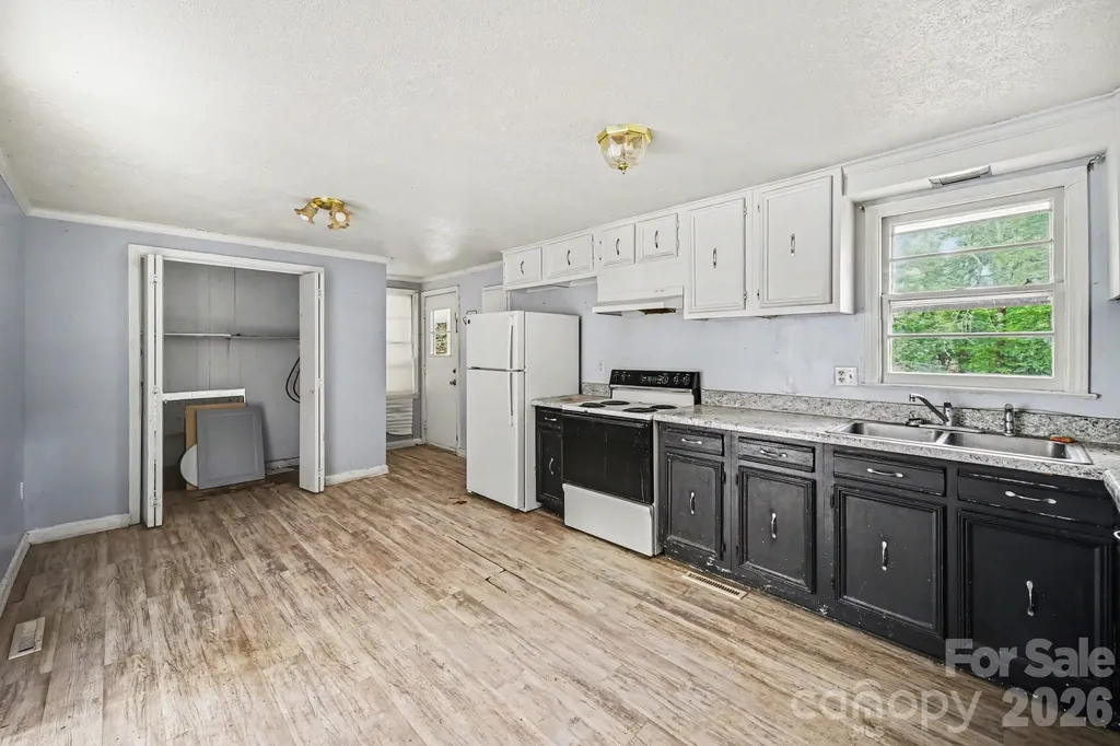 607 Texas Trail Dallas NC 28034