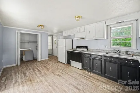 607 Texas Trail Dallas NC 28034