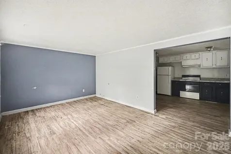 607 Texas Trail Dallas NC 28034