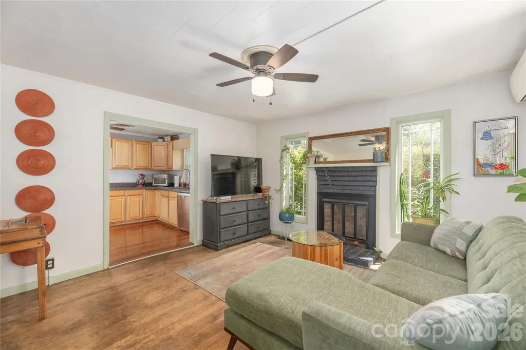 14 Murray Lane Asheville NC 28806