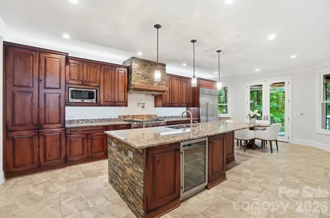 221 Whiterock Drive Mount Holly NC 28120