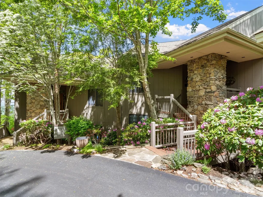 Burnsville NC, 266 Sunset Point Road, Unit B2