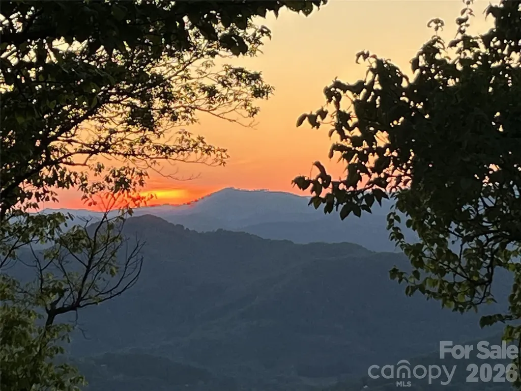 266 Sunset Point Road Burnsville NC 28714