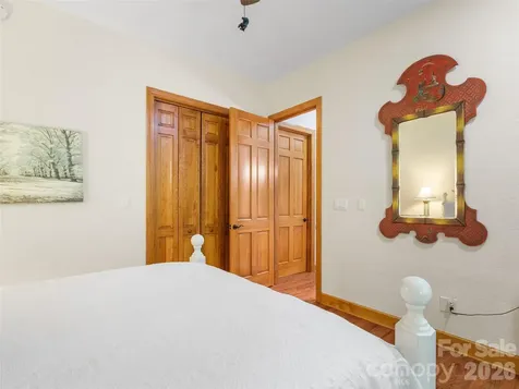 266 Sunset Point Road Burnsville NC 28714