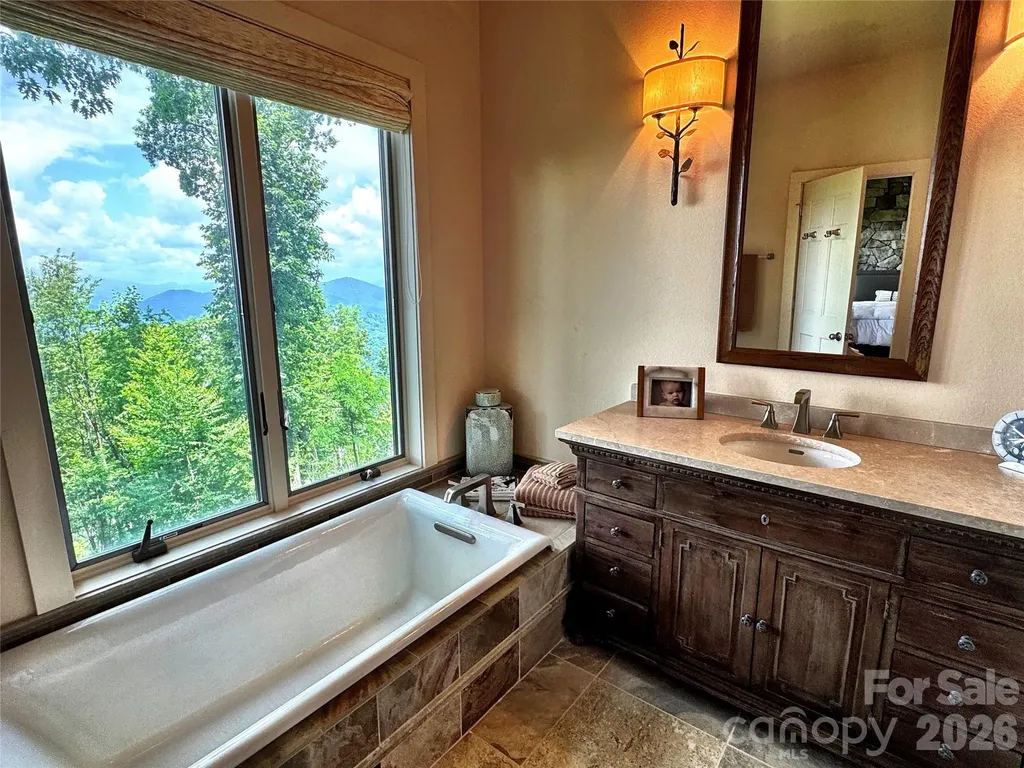 337 Rhododendron Lane Burnsville NC 28714