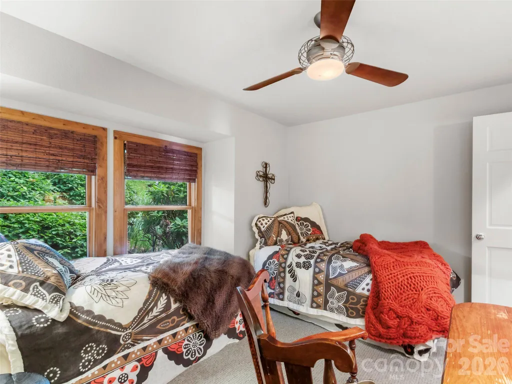337 Rhododendron Lane Burnsville NC 28714