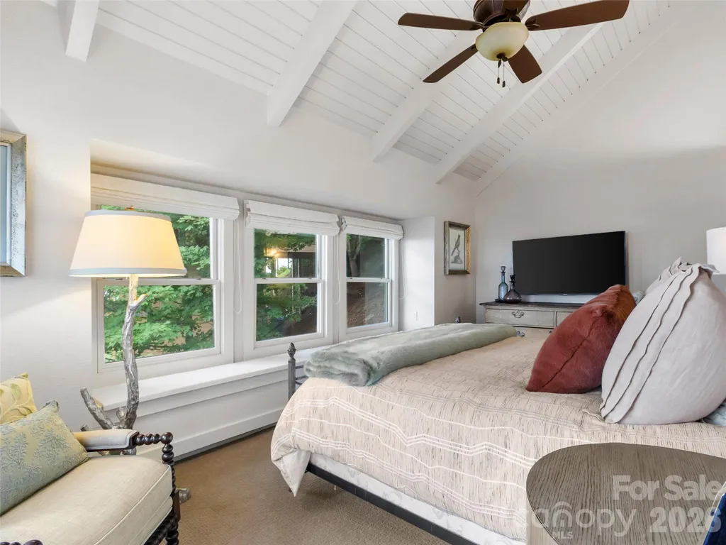 337 Rhododendron Lane Burnsville NC 28714