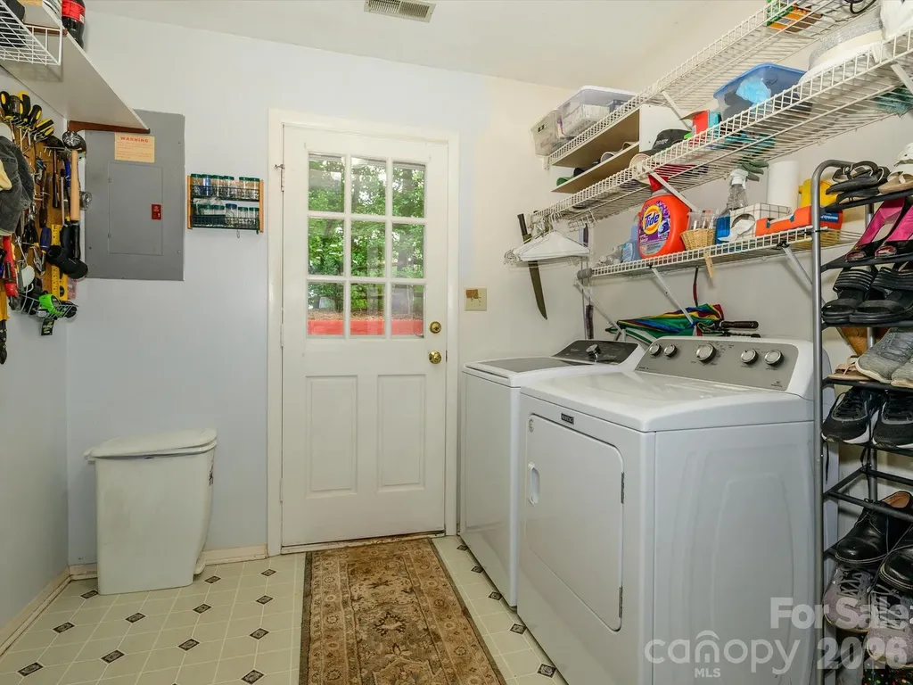 9607 Riddick Place Matthews NC 28105
