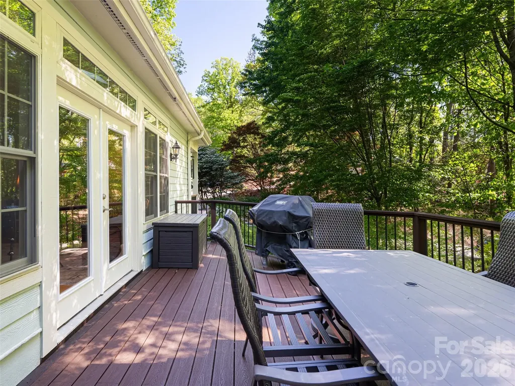 4 Dogwood Glen Circle Etowah NC 28729